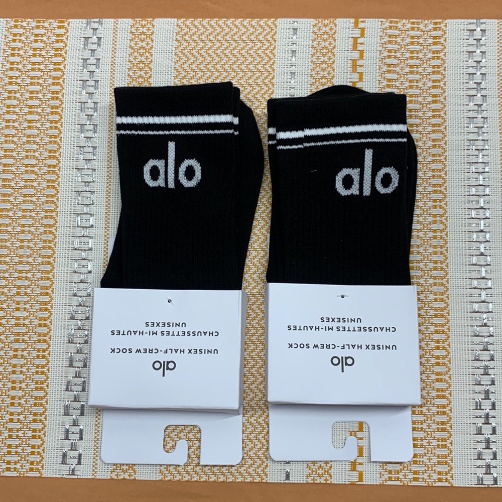 ALO Yoga Retro-Stripe Socks 2-Pack | Plush Cushioning, Versatile Fit